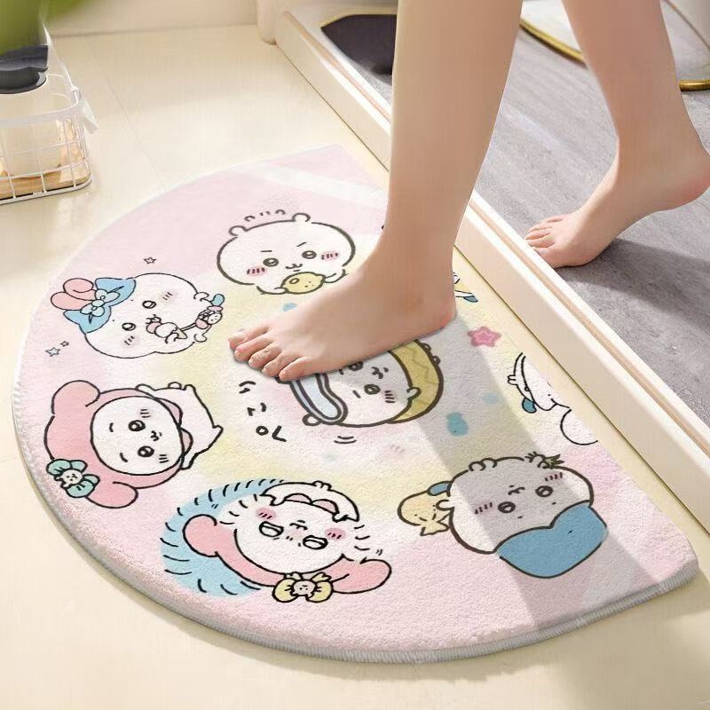 Non Slip Bath Mat - ちいかわ半円形バスマット 可愛いアニメ ハチワレうさぎ柄 ソフトふわふわ吸水性ドアマット 滑り止めカーブフロアマット