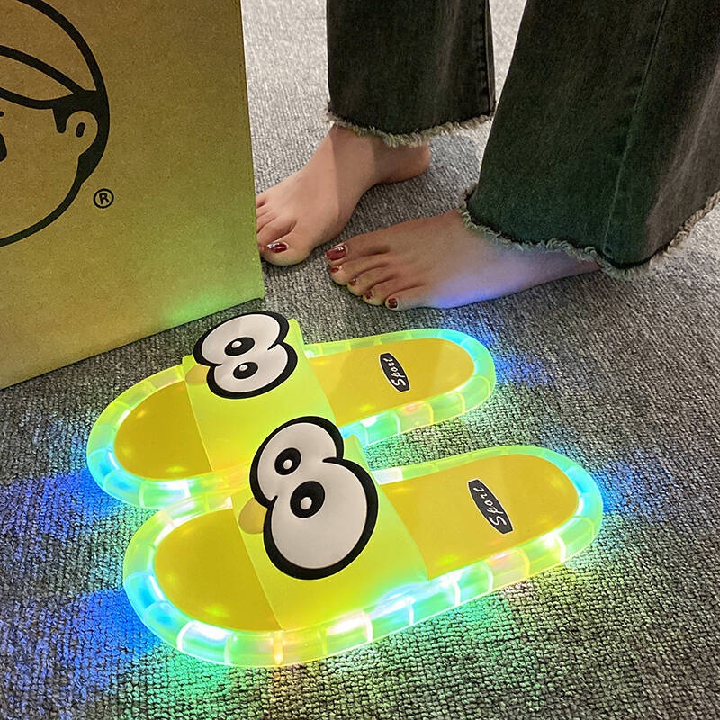 面白い大きな目が光るスライドスリッパ、夏のファッショナブルな - Home Outdoor Bathroom のレビューと価格