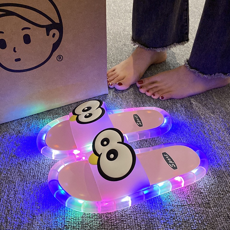 面白い大きな目が光るスライドスリッパ、夏のファッショナブルな - Home Outdoor Bathroom のレビューと価格