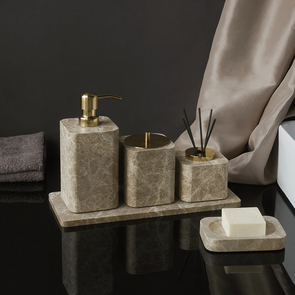 エンペラドールライトナチュラルマーブルバスルームアクセサリー - Zara Home Bathroom のレビューと価格